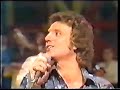 billy j kramer does a re-make of his 1960s #1 worldwide chart hit, and has a uk top 10 hit with it all over again in 1976. arrows lead singer alan merrill introduces billy j kramer in this clip.
interesting trivia: the proud new father named mike montgomery that arrows alan merrill reads out the song dedication to is in fact the keyboard player of guitarist paul kossoff's band backstreet crawler, a good friend of alan's.