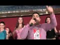 Cine-i smecher mana sus