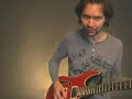 Paul Gilbert shows a fast lick and explains how to do it.