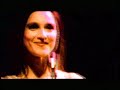 Makari na htan alliwsFilippos Pliatsikas, Tania Nasimpianalbum: Ti den emathe o theoshttp://clubs.pathfinder.gr/fpliatsikasΜΑΚΑΡΙ ΝΑ ΗΤΑΝ ΑΛΛΙΩΣΜουσική, Στίχοι: Φίλιππος ΠλιάτσικαςΣυμμετέχει η Τάνια ΝασιμπιάνΝόμιζα ότι έβλεπα τα πάνταΚαι δε μ' έβλεπε κανείςΣτο παράθυρο της μοίραςΓεννημένος θεατήςΝόμιζα ότι θα σ' αγγίξωΘα' σαι η μόνη που θα δειςΚαι μ' ένα κρυφλο σινιάλοΜαζί μου θα εξαφανιστείςΜα ο κόσμος αλλάζει κι εμείς και το ξέρειςΜακάρι να ήταν αλλιώςΝα ζεις για μια αλήθεια χωρίς να υποφέρειςΜακάρι να ήταν αλλιώςΝόμιζα ότι έβλεπα τον κόσμοΧωρίς να με βλέπει αυτόςΤώρα ξέρω ότι για' κείνονΉμουν μόνο αριθμός