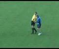 Juiz apita jogo de futebol completamente bêbado