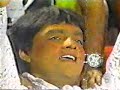 luis miguel usaba hormonas femeninas por querer los ojos verdes y resulta que se le paso la mano.