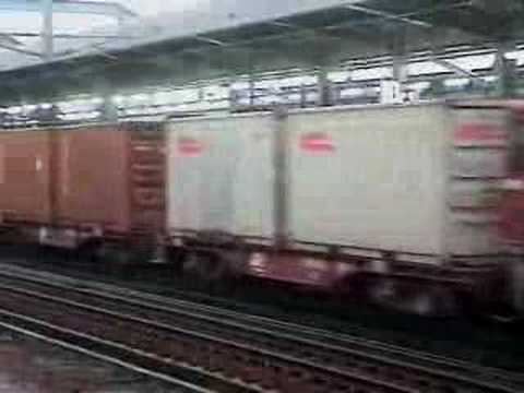 貨物列車　４５７２～４５７４～４１７５レ