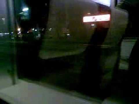 夜の野洲電車区と野洲駅＋223系車内