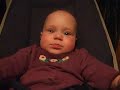 Anniko valt de camera aan