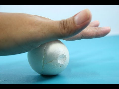 how to properly peel an egg