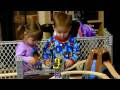 videos de Twins playing at train table