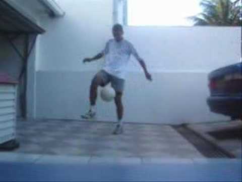 soccer freestyle-Sam du 974-les plus beaux gestes techniques