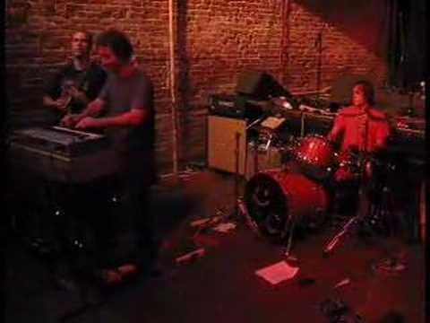 Upsilon Acrux @ The Smell 9/27/07