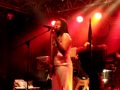 extrait du concert de manou gallo � couleur caf� le vendredi 29 juin 2007!