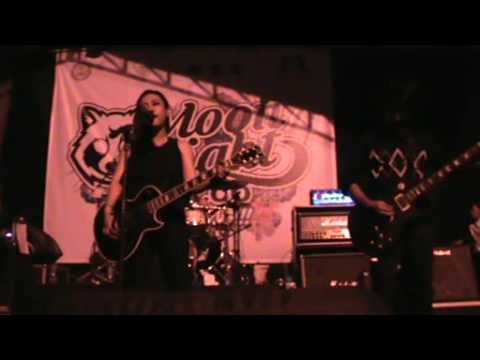 Killing me inside ft Aiu - lelah garasi cover at moonlight goes to campus UBP karawang 23 april 2017