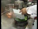 Espinacas frescas salteadas al wok