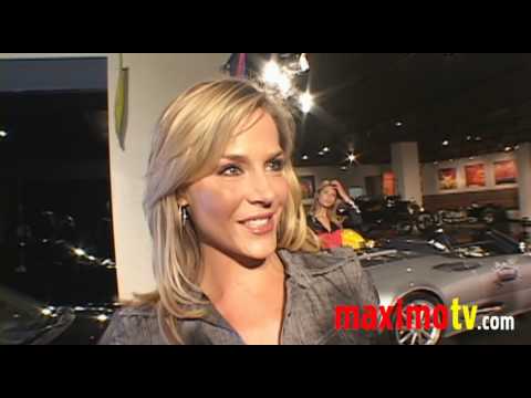 Julie Benz