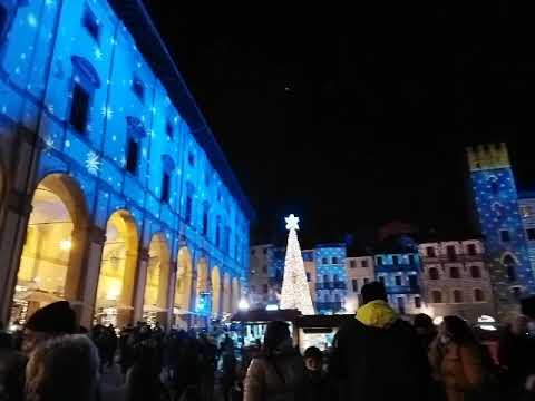 Giochi di Luci in PIazza Grande - Arezzo Città del Natale
