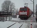 he marty, broer,dit is een zeer bijzondere speciaaligheid,een goederenbak omgeleid over de buitenste sporen van station horst-sevenum.zeer en zeer zeldzaam, nood gedwongen moest deze goederenbak roest rijden,er was geen plek meer te horst-sevenum station,van wege een wissel en seinstoring ergens bij helmond,deurne of eindhoven ,op donderdag 8 januari 2009,wat ook zeldzaam is de sneeuw, wanneer sneeuwt het nou in nederland,ook maar zelden.van de week nog een leuk nieuwtje de 305 was te hrt bevroren,jij weet wel wat ik bedoel,wissel 305,en hrt = horst-sevenum in nederland. ik was bijzonder verheugd dat ik deze speciaaligheid kon filmen,ik was nog net met iemand aan het praten over dat spoor,dat ik nooit meer een roest rit daar heb gezien,en wat gebeurd er dan,nog geen 10 minuten later,jawel hoor,een noodgedwongen roest rit.wat een kou ook de afgelopen dagen zeg,in ell bij weert was het - 20,8 c vorst,hallo zeg!!!o ja mijn filmpje is nood gedwongen met mijn foto toestel gemaakt, mijn camcorder die peperduur was, weigert dienst van wege de extreme kou, dat is effe zwaar baalen,leve de peperdure electronica.dit bestand van 140 mb uploaden duurt meer dan een uur.