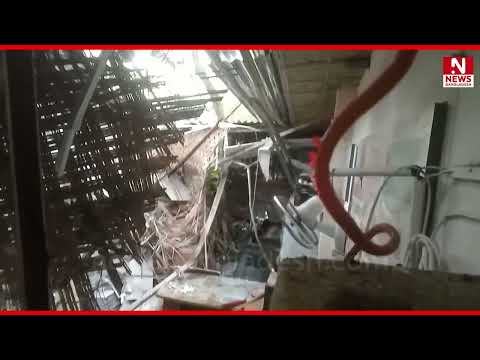 বিমান থেকে ইজেক্ট করে এই  টিন সেডের ঘরটিতে চেয়ারসহ ঢুকে যান পাইলট