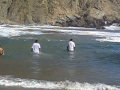EL CHIRI EN LA PLAYA DE BIG SUR, CA.