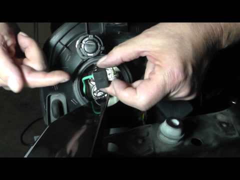 Suzuki Forenza Headlight Bulb Replacement