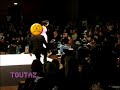 zazon au salon du mariage pour l emission de france 4 toutaz. elle a ose !!! fallait voir la tete du videur.