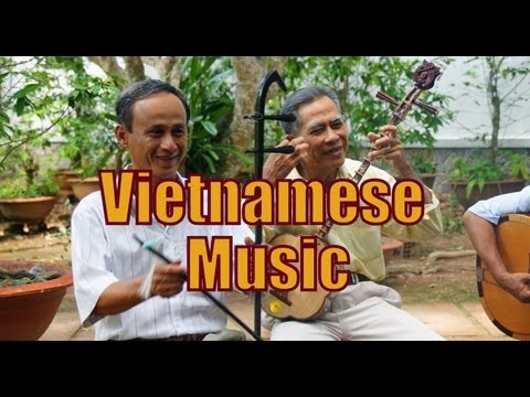 nhac cai bien - While taking a boat tour along the Mekong Delta, in the southern region of Vietnam, we were treated to some wonderful traditional Vietnamese singing and Viet...