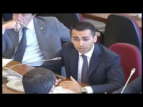 streaming - Video della diretta streaming relativa all'incontro tra Renzi PD e M5S per le riforme tra Grillo e il governo: delegazione con Di Maio, Toninelli. Video dell...