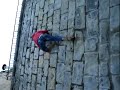 maria subiendo muralla!