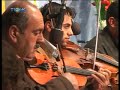 Goraniyek be dengi Behroz Lotfi. Le yadi komari kurdistan wete cejni 2i Rebendan da.