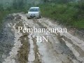 KOTA BELUD: Sekurang-kurangnya 807 orang pengundi di pusat pengundian SK Lasau Podi, dijangka tidak dapat membuang undi disebabkan keadaan jalan raya daripada kampung Bangkahak ke kampung Lasau, rosak teruk akibat hujan yang lebat dan cuacanya tidak menentu menjelang hari pembuangan undi.Kampung-kampung yang terlibat ialah Kampung Kabidahan, Kampung Kelisas, Kampung Lasau, Kampung Takulung, Kampung Gonok, Kampung Podi, Kampung Lasau Minunsud dan Kampung Tintapon, yang sebahagiannya termasuk   dalam kawasan Tempasuk dan Kadamaian.Jurucakap bagi pihak lapan buah kampung mukim Lasau, Sintom Duakah berkata, para penduduk yang berhampiran kepada pusat pengundian itu mereka boleh berjalan kaki manakala  yang tinggal jauh berkemungkinan tidak dapat menunaikan kewajiban mereka sebagai pengundi  disebabkan kenderaan yang mereka naiki ke pusat pengundian tidak sanggup menghantar kerana keadaan jalan raya yang teruk.Satuhal lagi dijangka akan berlaku dengan keadaan jalan raya yang masih belum diperbaiki menjelang hari pengundian undi iaitu pihak Suruhanjaya Pilihan Raya(SPR) akan berhadapan dengan keadaan jalan raya yang sukar di lalui untuk membawa beberapa peti undi ke pusat pengundian berkenaan.Menurut Sintom, Jalan raya Kampung Bangkahak ke Mukim Lasau itu, sudah banyak kali diumumkan akan dinaik tarafkan Dalam Rancangan Malaysia ke Sembilan(RM-9) yang sepatutnya pelaksanaannya bermula pada tahun lalu, tetapi malangnya  sehingga Penamaan calon, belum ada tanda-tanda yang jalan raya itu akan dinaik taraf apa tak lagi diperbaiki.Sehubungan itu, katanya mereka meminta kepada pihak berkenaan supaya memperbaiki jalan raya itu sebelum hari pembuangan undi demi utuk memudahkan SPR dan pengundi di mukim itu dapat menjalankan kewajiban bersama.Difahamkan jalan raya itu adalah satu-satunya jalan raya utama bagi penduduk Mukum Lasau dilalui pergi dan balik setiap hari ke Pekan Kota Belud.Jalan raya itu juga adalah jalan raya utama di kawasan tanah Lapangan Sasar, dalam      kawasan Kem Paradise Kota Belud.Ketika tinjauan Daily Express sepanjang jalan raya itu terdapat parit ditengah jalan       raya yang membolehkan air hujan mengalir sepanjang jalan apabila musim hujan dan terdapat beberapa tempat yang hampir memutuskan perhubungan jalan raya itu.