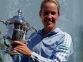 la premi�re joueuse de tenis au monde elle sappelle justine henin hardenne elle est belge et je vous ai fait un petit montage photos de cette championne