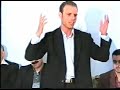 أمير الشعراء الشباب باسم غسان وعمر وهو يلقي قصيدته الرائعه لا تاريخ بدون لباس العمامه