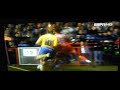 Video: Derby-speler valt over reclamebord heen