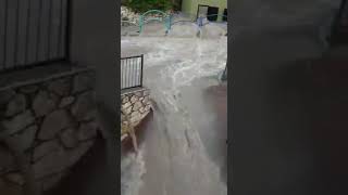 الفيضانات تجتاح قرية مشيرفة