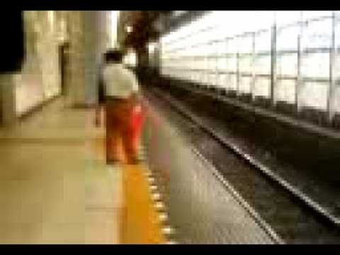 特急しもつけ到着 (200809150936.3gp) - Mon Sep 15 02:34:14 2008
