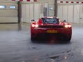 Ferrari Enzo in een wasstraat