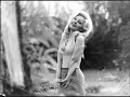 Ayla Dikmen  http://www.youtube.com/watch?v=Y9LDNj9IsdM