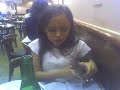Sofi esta comiendo en Pippo