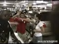 la joven, su marido cash warren y su beb� honor marie iban de compras. los miembros de seguridad empezaron a utilizar todos sus medios para evitar que la prensa tomara fotogr�fias de la peque�o.