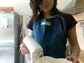 mickey was jarig, en omdat zusanne en ik toch al niks deden de hele week besloten we om cakejes te maken.