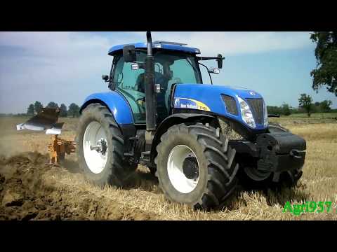 T7060 - Aratura dopo frumento il 3 Agosto 2012 con un New Holland T7060 Power Command e un bivomere Moro. Il T7060, 244 cv con l'Epm, ara fuorisolco con un bivomere ...