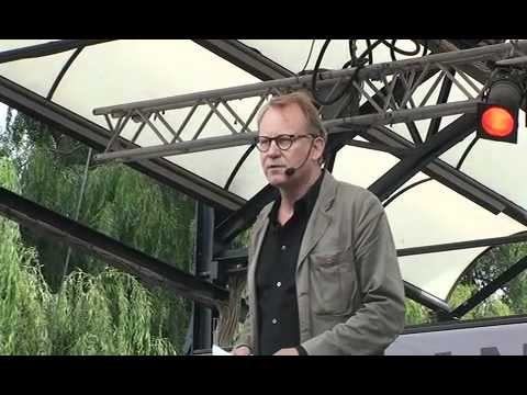 Stellan Skarsgård - 