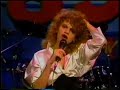 Winger & Sandra Bernhardt performing \"Alone\" Winger & Sandra Bernhardt performing \"Alone\"