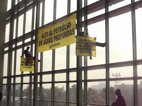 Greenpeace irrumpió en el Congreso Mexicano del Petróleo