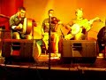 morgens um halb drei in irland...
rocken eamonn coyne, tola custy, tim edey (nicht im bild) und mr. john joe kelly wie sau!
die aufnahme ist vom abschlusskonzert des ennis trad festivals am montag, 12.november 2007.