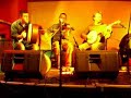 morgens um halb drei in irland...
rocken eamonn coyne, tola custy, tim edey (nicht im bild) und mr. john joe kelly wie sau!
die aufnahme ist vom abschlusskonzert des ennis trad festivals am montag, 12.november 2007.