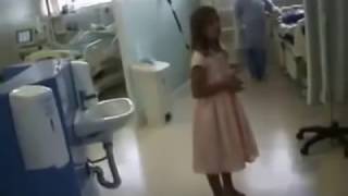 Menina Cantando Ressuscita-me (Aline Barros) Na UTI