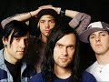 Bekijk muziek clip van The Used met Listening