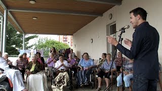 Seniory potěšily písně Karla Gotta