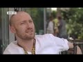 deutscher welle beitrag zur weltpremiere vom  film berlin calling auf der piazza grande beim filmfestival in locarno. (16.08.2008).

 der berliner elektro komponist martin (paul kalkbrenner), genannt dj ickarus, tourt mit seiner managerin und freundin mathilde (rita lengyel) durch die tanzclubs der welt und sie stehen kurz vor ihrer gr��ten albumver�ffentlichung. als ickarus jedoch nach einem auftritt im drogenrausch in eine berliner nervenklinik eingeliefert wird, kommen alle pl�ne durcheinander -- eine tragikom�die im berlin von heute.

vom regisseur von 