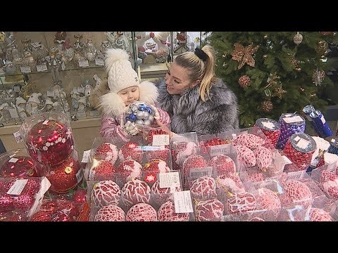 Ад экслюзіўных калекцый цацак да арыгінальных прычосак. Гамяльчане рыхтуюцца да Новага года. видео