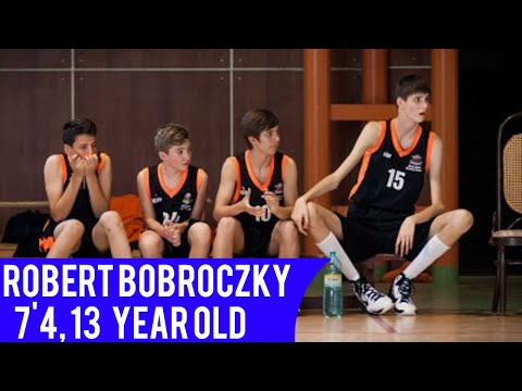Robert Bobroczky, 7'4